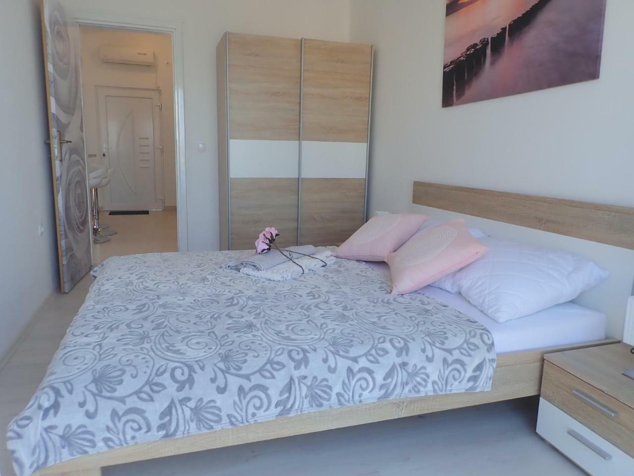 Apartment Ela Enjoy Breathtaking Seaview Селине Екстериор снимка