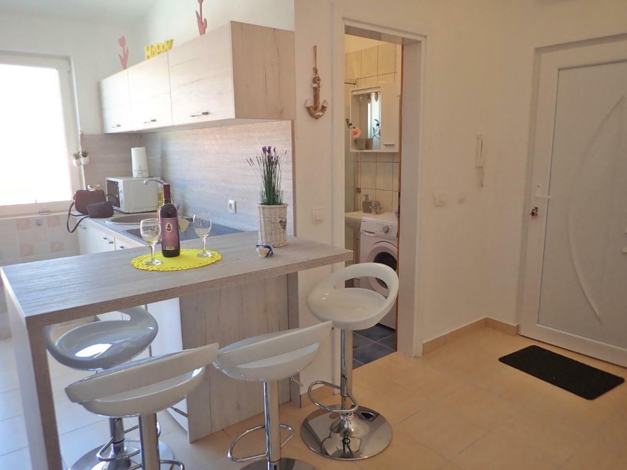 Apartment Ela Enjoy Breathtaking Seaview Селине Екстериор снимка